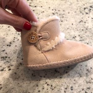 Girls 4-5 pink Ugg’s 2 pairs